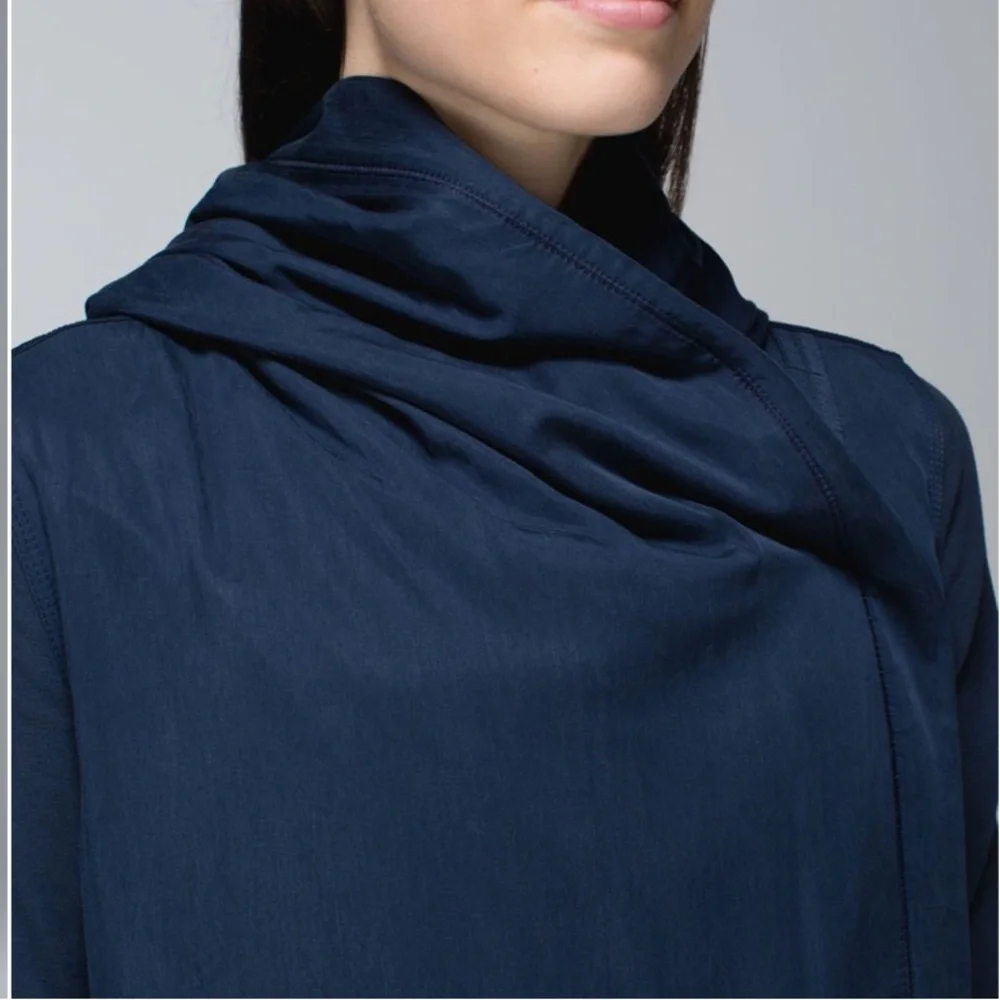 Lululemon Blissed Out Wrap Inkwell Blue Cardigan Wrap - Picture 5 of 16